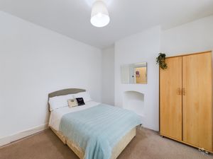 bed 1- click for photo gallery